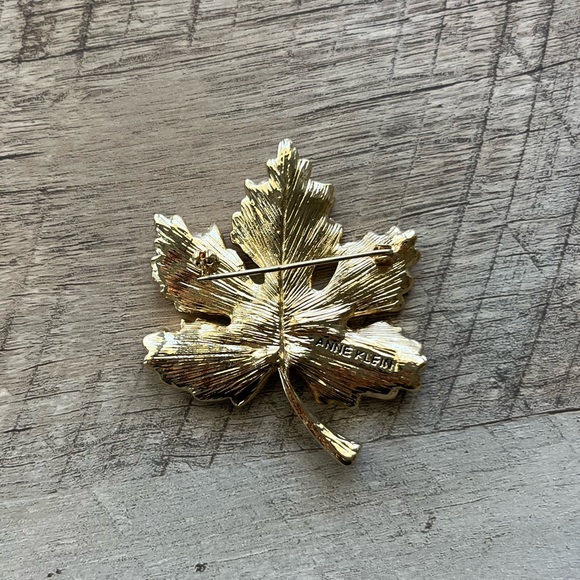 leaf brooch - Picture 2 of 2
